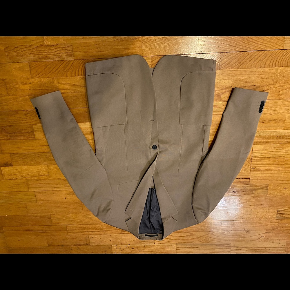 Tan men’s modern fit Blazer